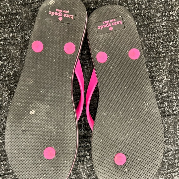 Kate Spade flip flops size 6 - Picture 2 of 2